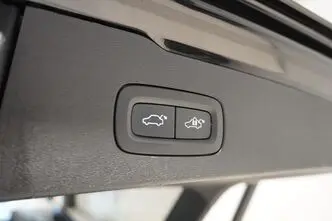 Volvo V60, 2.0, 145 kW, hybrid, automatic, front-wheel drive