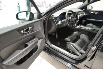 Volvo V60, 2.0, 145 kW, hybrid, automatic, front-wheel drive