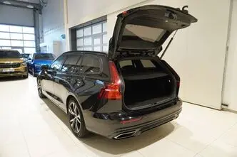 Volvo V60, 2.0, 145 kW, hybrid, automatic, front-wheel drive