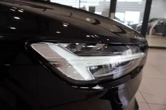 Volvo V60, 2.0, 145 kW, hybrid, automatic, front-wheel drive