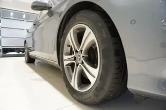 Mercedes-Benz E 220, 2.0, 143 kW, diesel, automatic, four-wheel drive