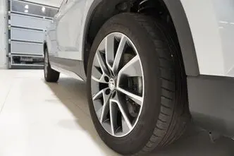 Škoda Karoq, 2.0, 140 kW, дизель, автомат, полный привод