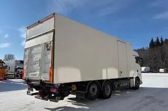 MAN TGX 26.560 6x2 + RETARDER + CARRIER SUPRA 1150, 412 kW, diesel, automatic