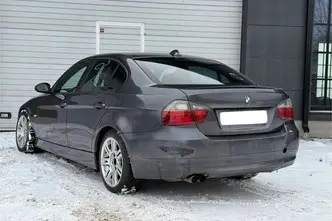 BMW 325, bensiin, manuaal, tagavedu