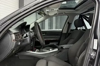 BMW 325, bensiin, manuaal, tagavedu