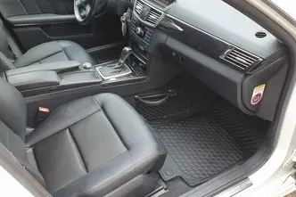 Mercedes-Benz E 200, 2.1, 100 kW, дизель, автомат, задний привод