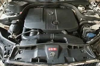 Mercedes-Benz E 200, 2.1, 100 kW, дизель, автомат, задний привод