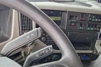 Volvo FM330 4X2, 250 kW, diesel, automatic