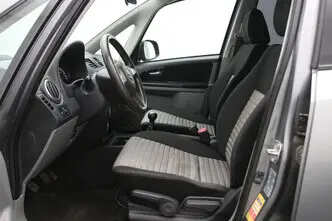 Suzuki SX4, 1.5, 82 kW, бензин, механическая, передний привод