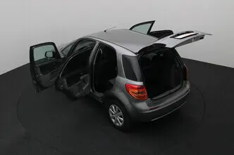 Suzuki SX4, 1.5, 82 kW, бензин, механическая, передний привод