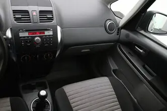 Suzuki SX4, 1.5, 82 kW, бензин, механическая, передний привод