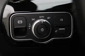 Mercedes-Benz A 220, 2.0, 140 kW, бензин, автомат, передний привод
