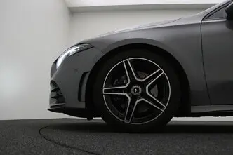 Mercedes-Benz A 220, 2.0, 140 kW, бензин, автомат, передний привод