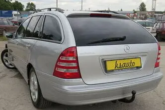 Mercedes-Benz C 180, бензин, автомат, задний привод