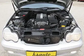 Mercedes-Benz C 180, бензин, автомат, задний привод