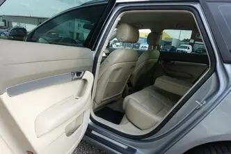 Audi A6, bensiin, manuaal, esivedu