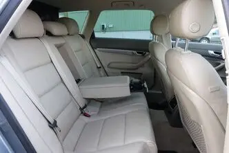 Audi A6, bensiin, manuaal, esivedu