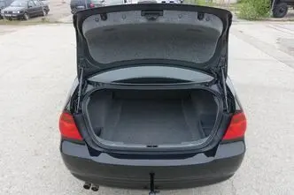 BMW 325, 3.0, 145 kW, diisel, manuaal, tagavedu