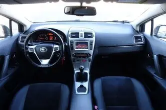 Toyota Avensis, 2.0, 91 kW, diesel, manual, front-wheel drive