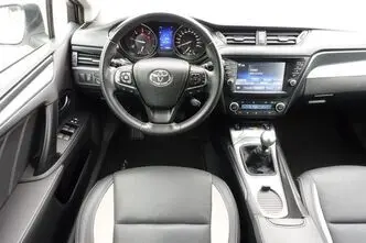 Toyota Avensis, 2.0, 105 kW, diesel, manual, front-wheel drive