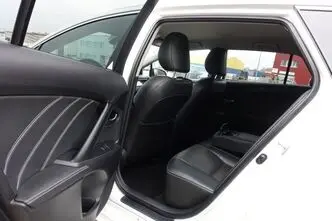 Toyota Avensis, 2.0, 105 kW, diesel, manual, front-wheel drive