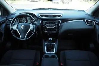 Nissan Qashqai, 1.5, 81 kW, diesel, manual, front-wheel drive