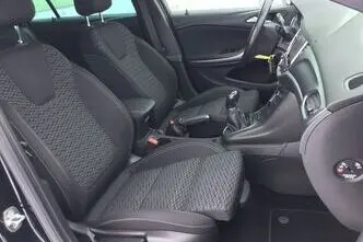 Opel Astra, 1.6, 100 kW, дизель, механическая, передний привод