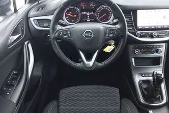 Opel Astra, 1.6, 100 kW, дизель, механическая, передний привод