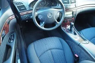 Mercedes-Benz E 220, 2.1, 110 kW, diesel, automatic, rear-wheel drive