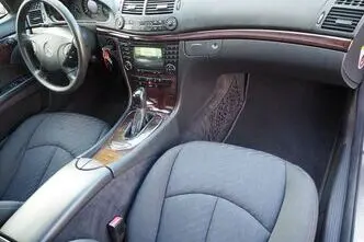 Mercedes-Benz E 220, 2.1, 110 kW, diesel, automatic, rear-wheel drive