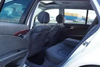 Mercedes-Benz E 220, 2.1, 110 kW, diesel, automatic, rear-wheel drive