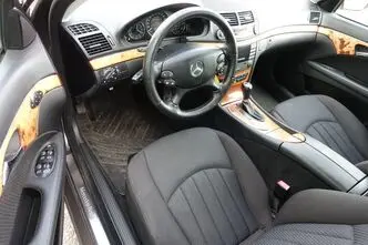 Mercedes-Benz E 220, 2.1, 125 kW, diesel, automatic, rear-wheel drive