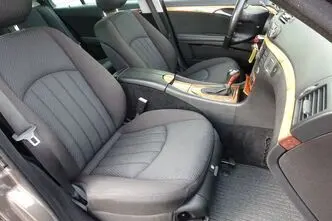 Mercedes-Benz E 220, 2.1, 125 kW, diesel, automatic, rear-wheel drive