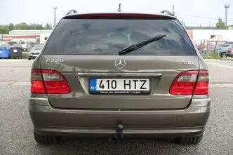 Mercedes-Benz E 220, 2.1, 125 kW, diesel, automatic, rear-wheel drive