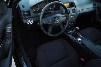 Mercedes-Benz C 200, 2.1, 100 kW, diisel, manuaal, tagavedu