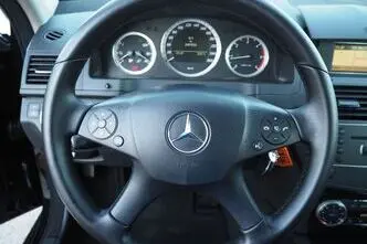 Mercedes-Benz C 200, 2.1, 100 kW, diisel, manuaal, tagavedu