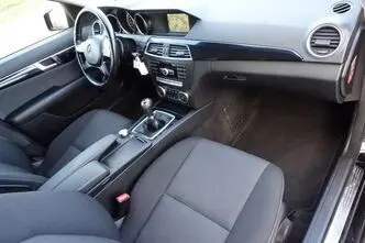 Mercedes-Benz C 200, 2.1, 100 kW, diisel, manuaal, tagavedu