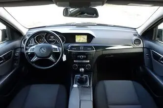 Mercedes-Benz C 200, 2.1, 100 kW, diisel, manuaal, tagavedu