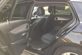 Mercedes-Benz E 220, 2.0, 143 kW, diesel, automatic, rear-wheel drive
