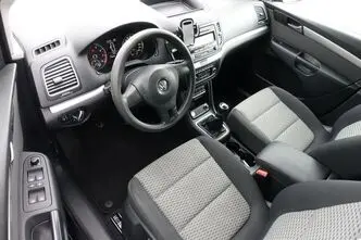 Volkswagen Sharan, бензин, механическая, передний привод