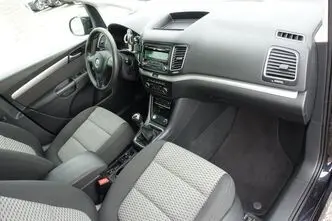Volkswagen Sharan, бензин, механическая, передний привод