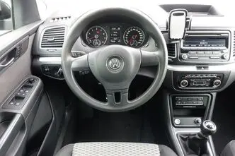 Volkswagen Sharan, бензин, механическая, передний привод