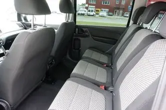 Volkswagen Sharan, бензин, механическая, передний привод