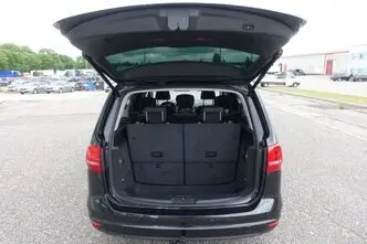 Volkswagen Sharan, бензин, механическая, передний привод