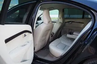 Volvo S80, 2.4, 129 kW, дизель, механическая, передний привод