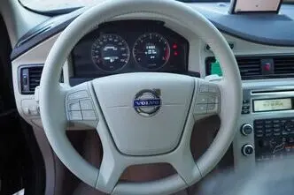 Volvo S80, 2.4, 129 kW, дизель, механическая, передний привод