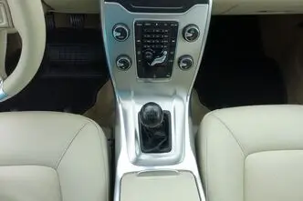 Volvo V70, 2.0, 120 kW, дизель, механическая, передний привод