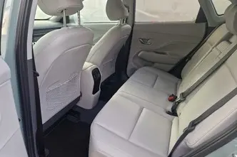 Hyundai Kona, 1.6, 77.2 kW, hybrid, automatic, front-wheel drive