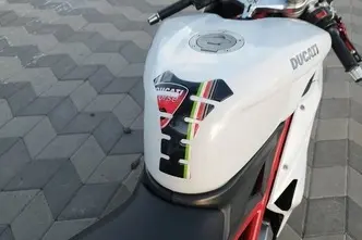 DUCATI 848, 0.8, 92 kW, bensiin, manuaal, tagavedu