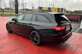 Mercedes-Benz E 300, 2.0, 143 kW, plug-in hybrid, automatic, four-wheel drive
